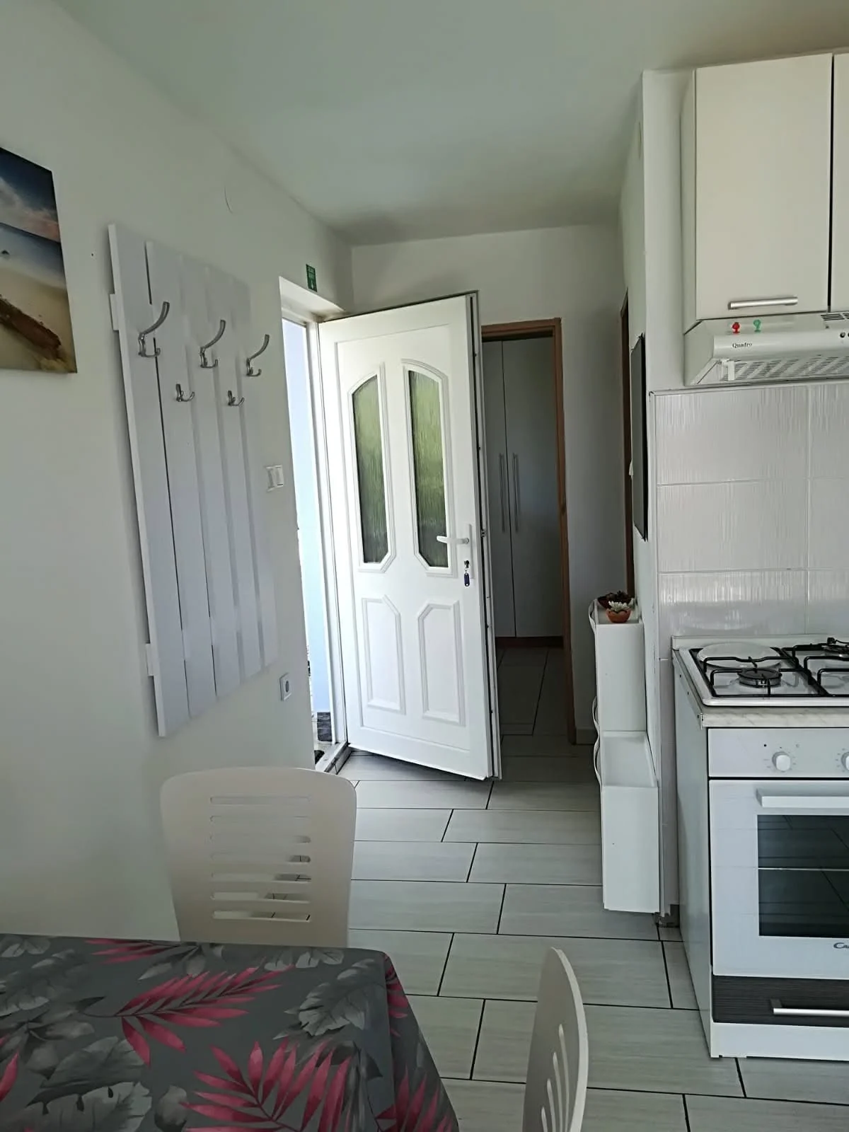 Apartmani Maričić — ulazni dio i kuhinja